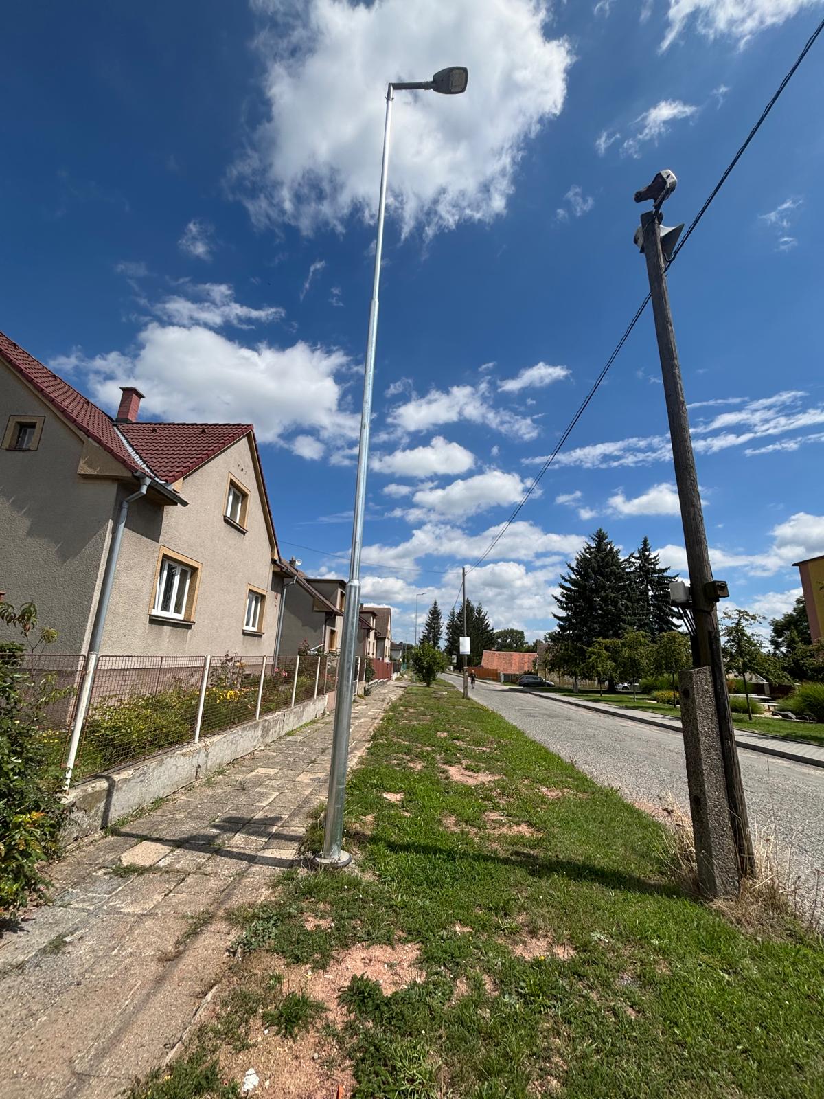 Náhledový obrázek článku: Odstranění sloupů ČEZ a nové VO Na Sídlišti a Na Sadech.