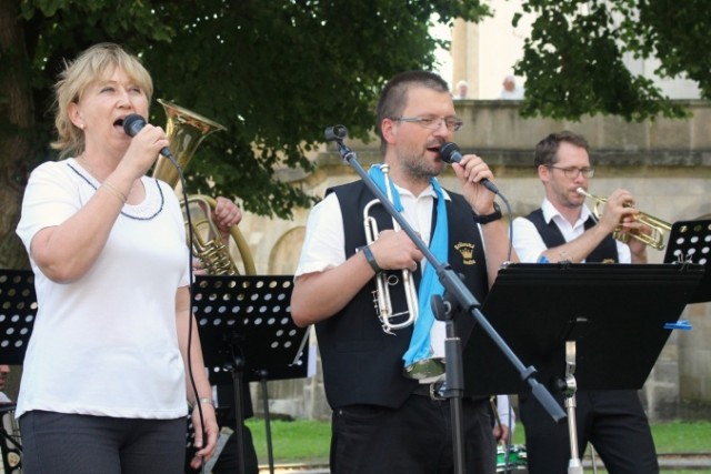 Obrázek 6 z 11 z alba Promenádní koncert Královské hudby Obrázek 6 z 11 z alba Promenádní koncert Královské hudby