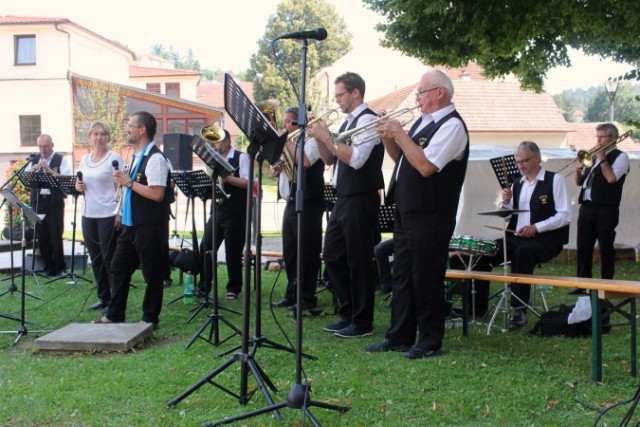 Obrázek 10 z 11 z alba Promenádní koncert Královské hudby Obrázek 10 z 11 z alba Promenádní koncert Královské hudby