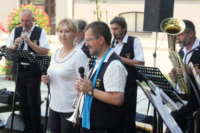 Obrázek 11 z 11 z alba Promenádní koncert Královské hudby Obrázek 11 z 11 z alba Promenádní koncert Královské hudby