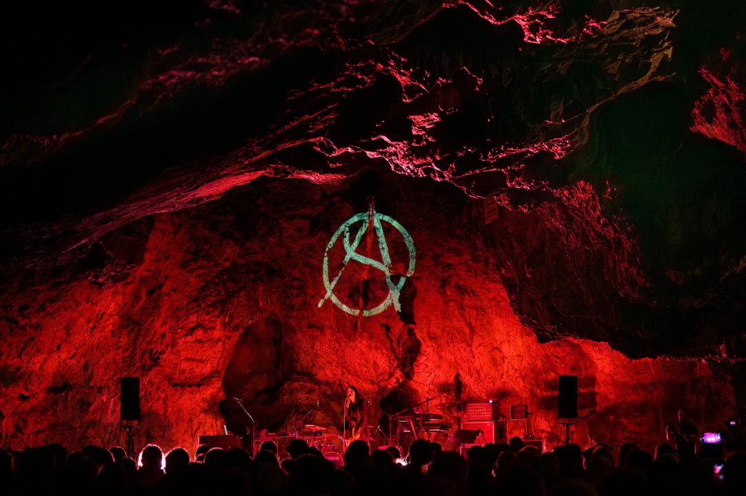 Obrázek 15 z 18 z alba Rocková show v jeskyni Výpustek Obrázek 15 z 18 z alba Rocková show v jeskyni Výpustek
