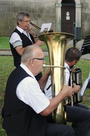 Obrázek 9 z 11 z alba Promenádní koncert Královské hudby Obrázek 9 z 11 z alba Promenádní koncert Královské hudby