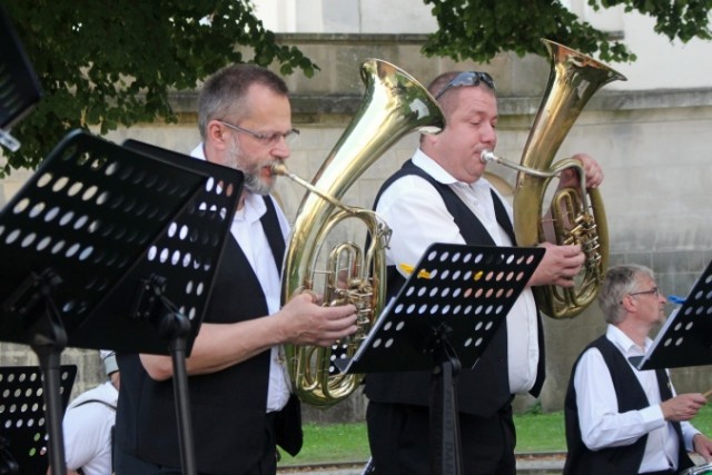 Obrázek 7 z 11 z alba Promenádní koncert Královské hudby Obrázek 7 z 11 z alba Promenádní koncert Královské hudby