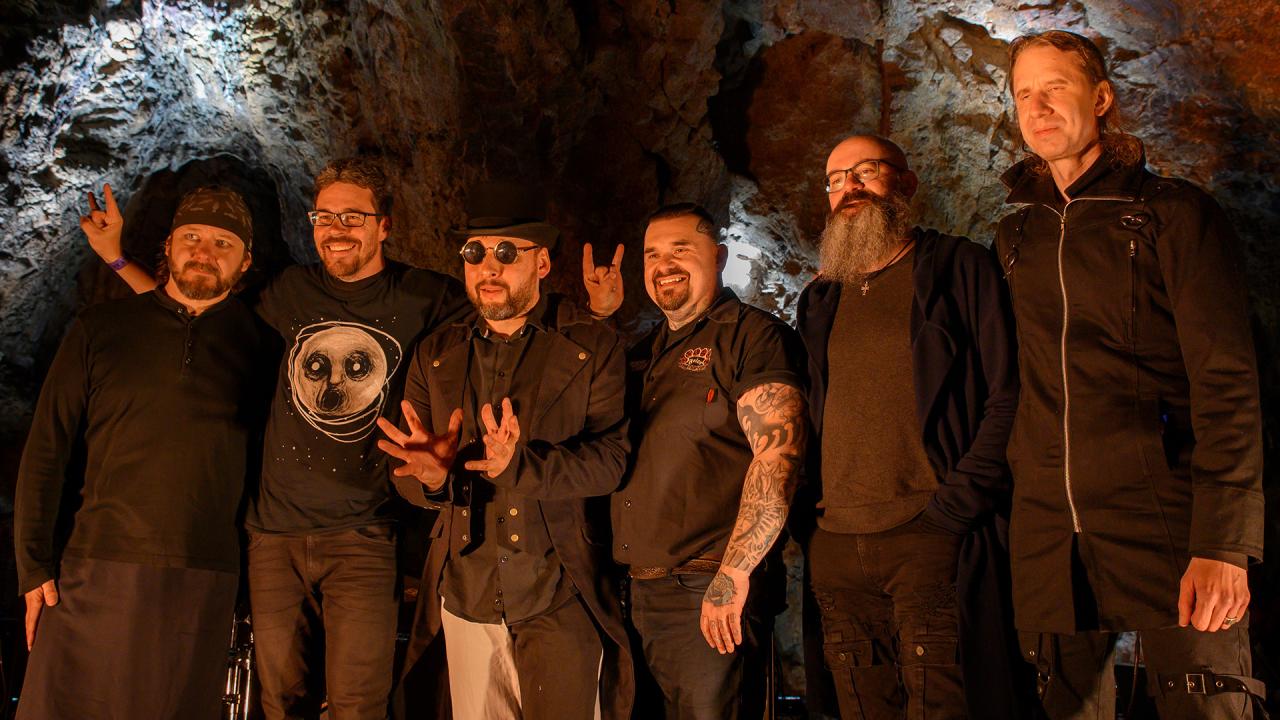 Obrázek 7 z 18 z alba Rocková show v jeskyni Výpustek Obrázek 7 z 18 z alba Rocková show v jeskyni Výpustek