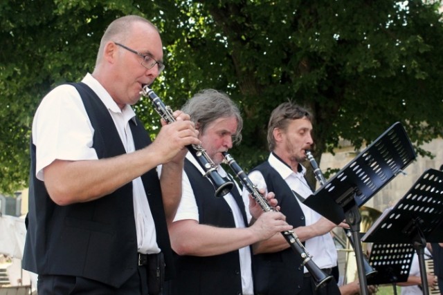 Obrázek 1 z 11 z alba Promenádní koncert Královské hudby Obrázek 1 z 11 z alba Promenádní koncert Královské hudby