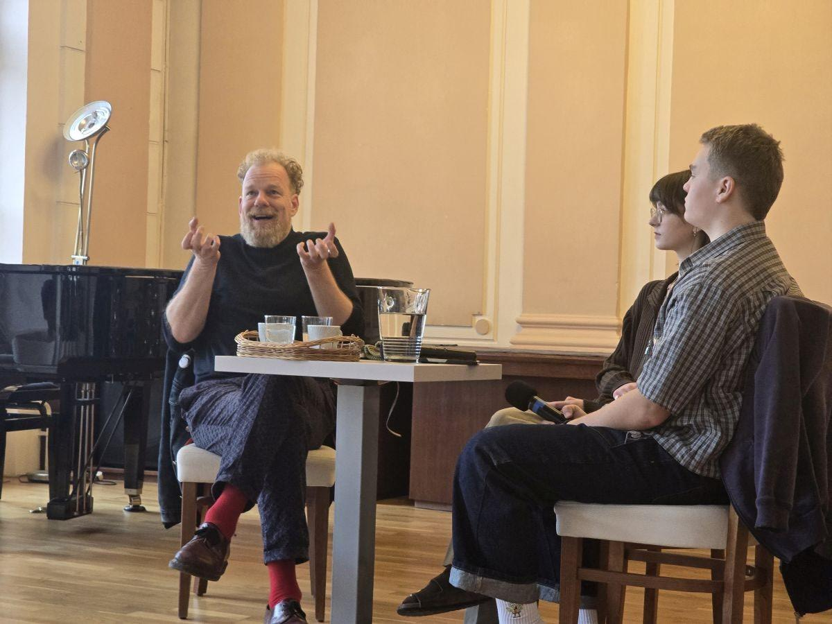 Náhledový obrázek článku: ZMĚNA PROGRAMU / Komentovaná prohlídka výstavy Světlo v temnotách přesunuta z 10. 2. na 17. 2. 2026